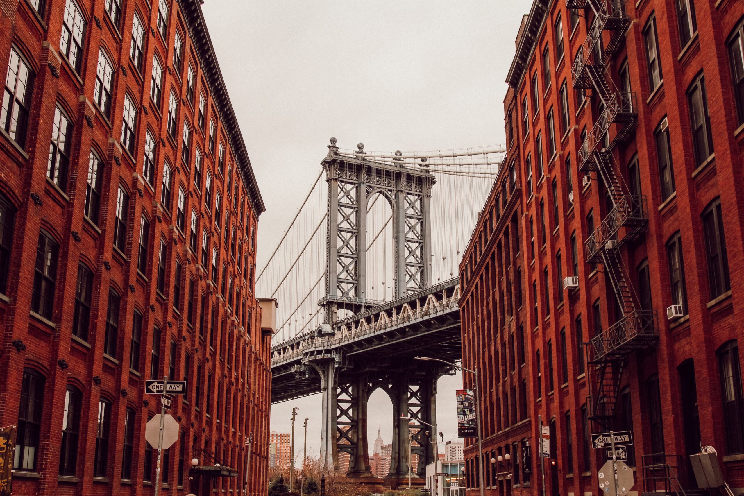 Brooklyn Bridge. Proudly serving Brooklyn, New York and Connecticut with linen and commercial laundry services.